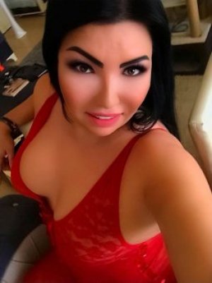 Транссексуалка Салча